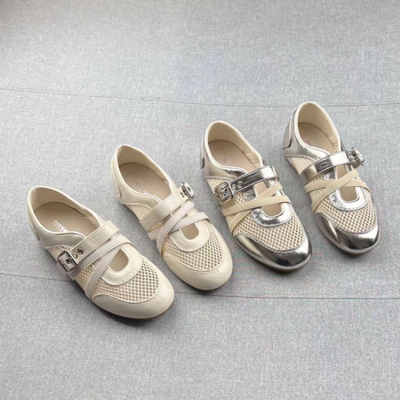 Nuove Sneakers Intrecciate con - Heels recensione e prezzo